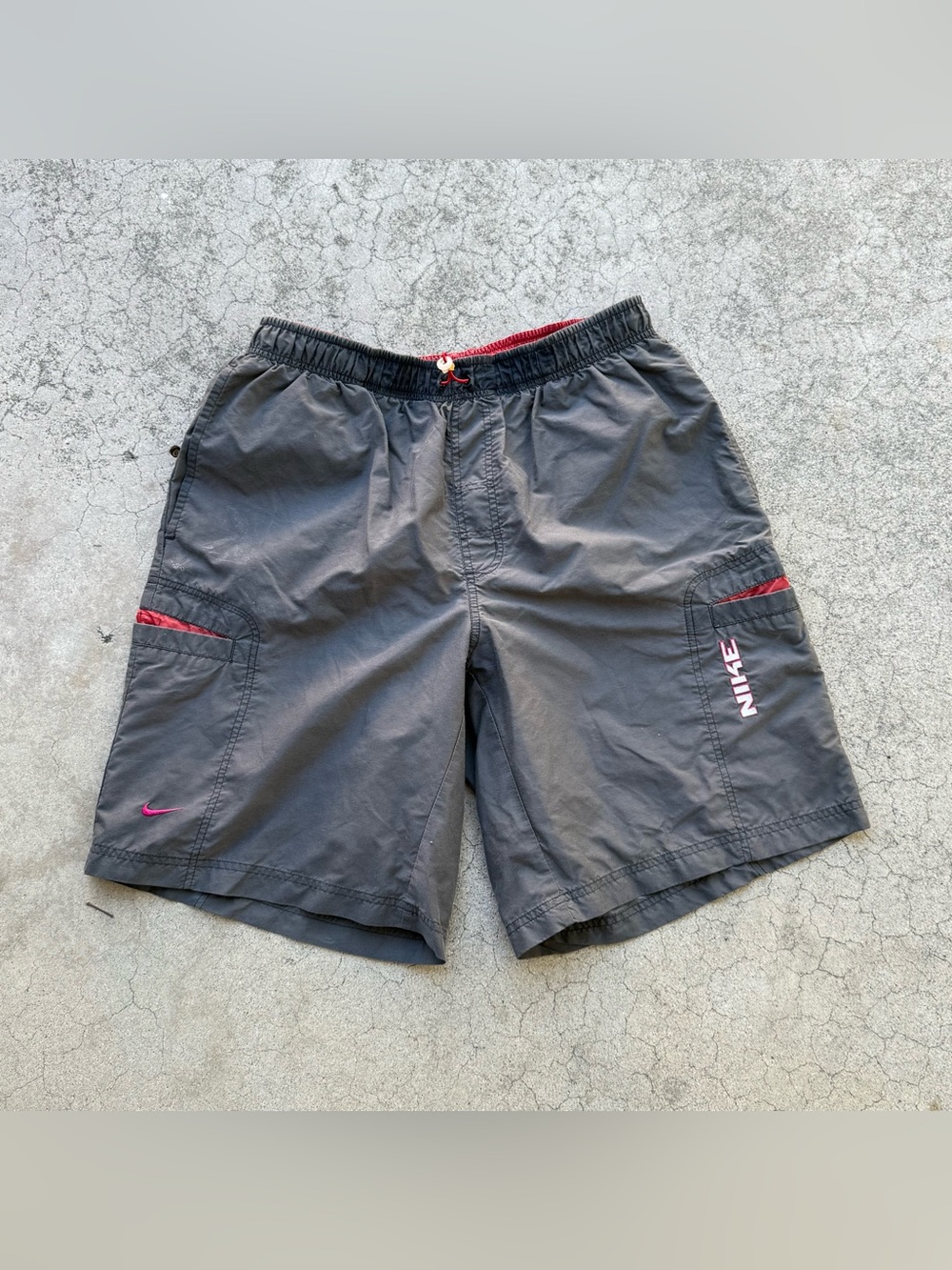 Vintage NIKE Lightweight Gray  Shorts Sz Large Men’s